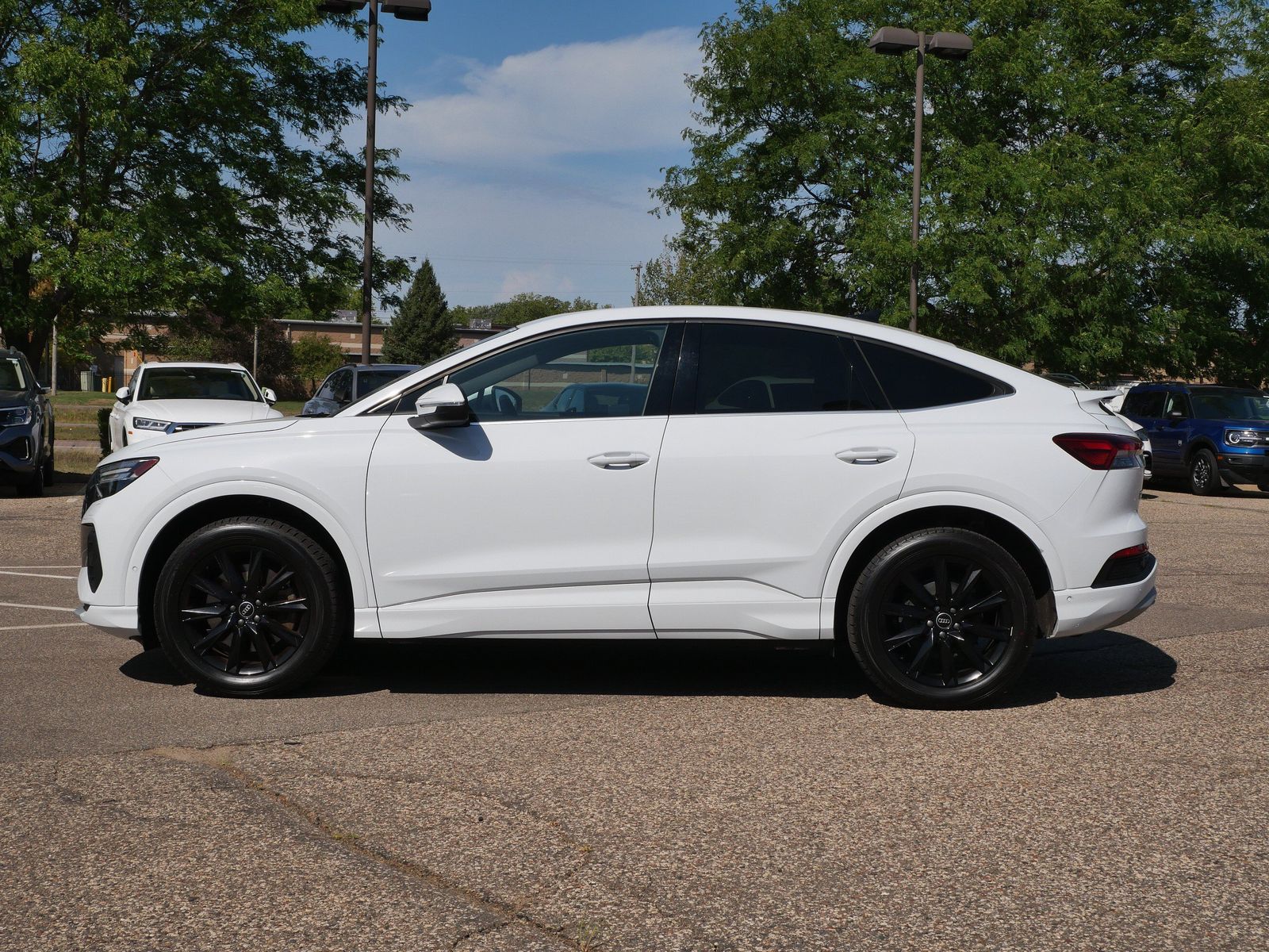audi q4 sportback e-tron 2022 WA112BFZ4NP053065 image audi q4 sportback e-tron 2022 WA112BFZ4NP053065 image